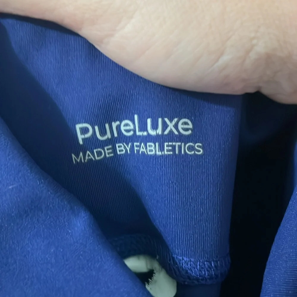 💰PureLuxe By Fabletics Asymmetrical Twist Blue/Purple Capris Leggings Size XS/S - Picture 7 of 7